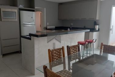 Casa para alugar - 220m&sup2; - Yolanda