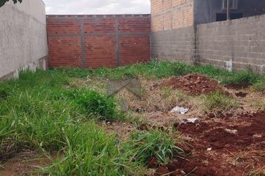 Terreno &agrave; venda - 176m&sup2; - Jardim Alvorada