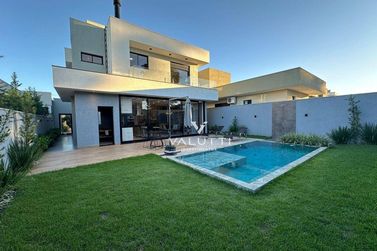 Sobrado &agrave; venda - 243m&sup2; - Condom&iacute;nio Residencial Safira
