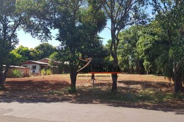 Terreno para alugar - 1800m&sup2; - Centro