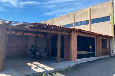 Sal&atilde;o Comercial &agrave; venda - 1614m&sup2; - Loteamento Comercial e Residencial Cataratas