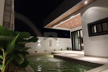 Casa &agrave; venda - 180m&sup2; - Carim&atilde;