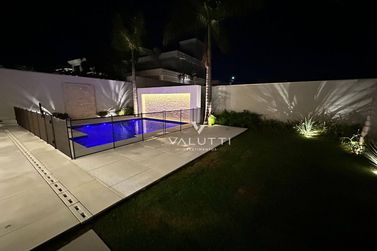 Sobrado &agrave; venda - 472m&sup2; - Condom&iacute;nio Residencial Esmeralda