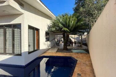 Casa &agrave; venda - 238m&sup2; - Jardim Social I
