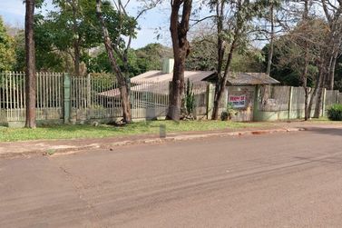 Ch&aacute;cara &agrave; venda - 6000m&sup2; - Jardim Tropical