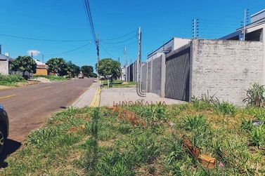 Terreno &agrave; venda - 337m&sup2; - Jardim Ip&ecirc; III