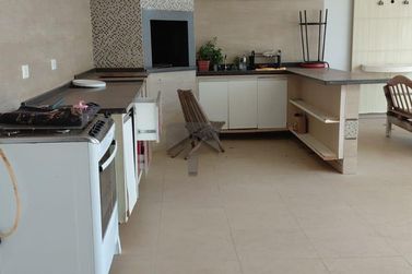 Casa para alugar - 220m&sup2; - Yolanda