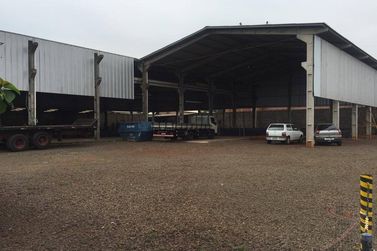 Sal&atilde;o Comercial &agrave; venda - 1413m&sup2; - Distrito Industrial