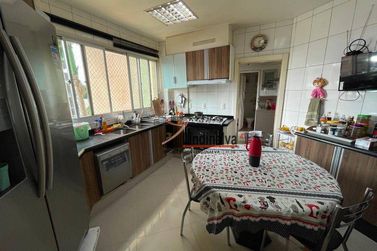 Apartamento &agrave; venda - 176m&sup2; - Centro