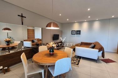 Apartamento &agrave; venda - 131m&sup2; - Edif&iacute;cio Residencial Esmeralda