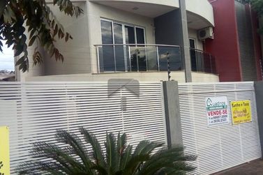 Sobrado &agrave; venda - 238m&sup2; - Yolanda