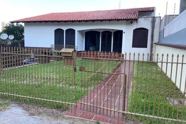 Casa &agrave; venda - 320m&sup2; - Centro