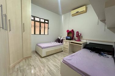 Casa &agrave; venda - 250m&sup2; - Jardim Dona F&aacute;tima Osman