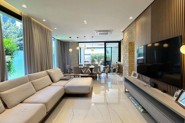 Sobrado &agrave; venda - 274m&sup2; - Condom&iacute;nio Terras Alpha II