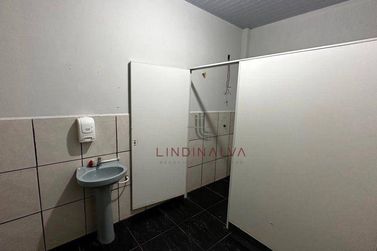 Sal&atilde;o Comercial para alugar - 720m&sup2; - Distrito Industrial