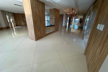 Apartamento &agrave; venda - 340m&sup2; - Centro
