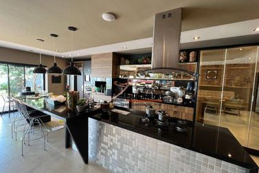 Sobrado &agrave; venda - 397m&sup2; - Condom&iacute;nio Residencial Village Igua&ccedil;u