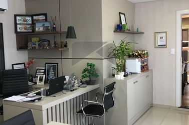 Ch&aacute;cara &agrave; venda - 1200m&sup2; - Lote Grande