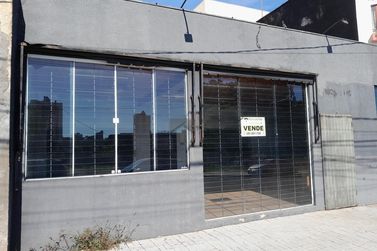 Sal&atilde;o Comercial &agrave; venda - 120m&sup2; - Centro