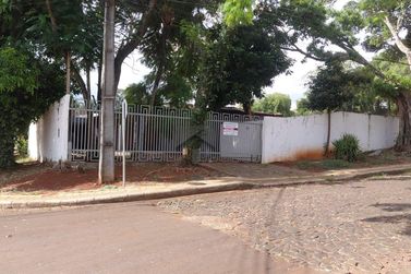 Terreno &agrave; venda - 911m&sup2; - Bourbon
