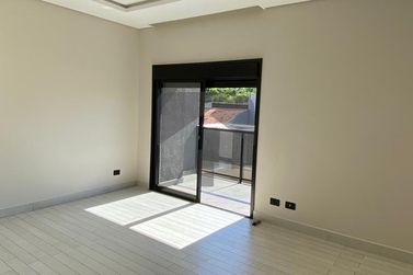 Sobrado &agrave; venda - 215m&sup2; - Yolanda
