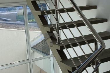 Sobrado &agrave; venda - 180m&sup2; - Jardim Naipi