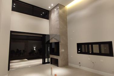 Casa &agrave; venda - 180m&sup2; - Carim&atilde;