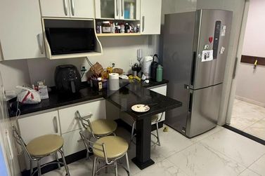 Apartamento &agrave; venda - 105m&sup2; - Centro