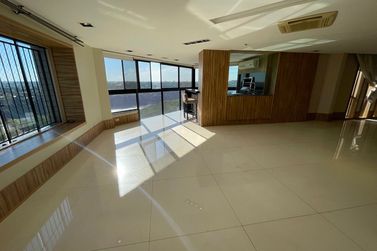 Apartamento &agrave; venda - 340m&sup2; - Centro