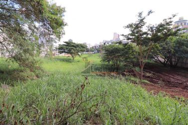 Terreno &agrave; venda - 5400m&sup2; - Centro