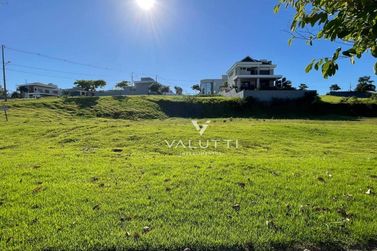 Terreno &agrave; venda - 610m&sup2; - Condom&iacute;nio Residencial Esmeralda