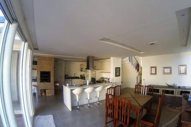 Sobrado &agrave; venda - 303m&sup2; - Condom&iacute;nio Horizontal Fechado Arco de Paris