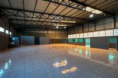 Sal&atilde;o Comercial para alugar - 960m&sup2; - Distrito Industrial