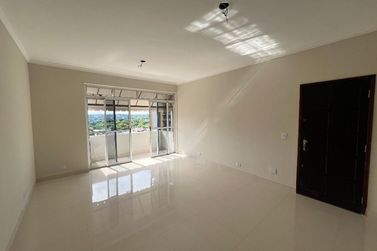 Apartamento &agrave; venda - 102m&sup2; - Centro