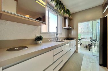 Apartamento &agrave; venda - 200m&sup2; - Meia Praia
