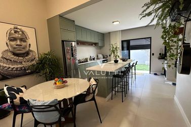 Casa &agrave; venda - 150m&sup2; - Condom&iacute;nio Residencial Igua&ccedil;u
