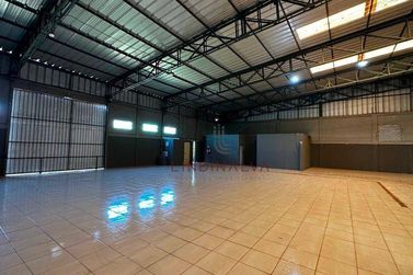 Sal&atilde;o Comercial para alugar - 960m&sup2; - Distrito Industrial