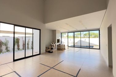 Casa &agrave; venda - 220m&sup2; - Royal Boulevard Yacht Residence e Resort