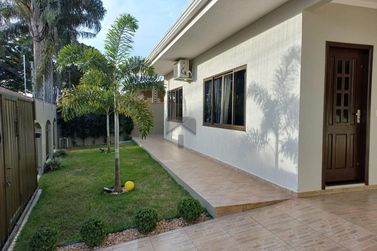 Casa &agrave; venda - 242m&sup2; - Bourbon