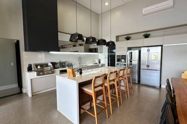 Casa &agrave; venda - 407m&sup2; - Condom&iacute;nio Residencial Reserva Igua&ccedil;u