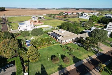 Casa &agrave; venda - 600m&sup2; - Condom&iacute;nio Chacara Natureza