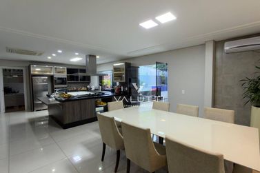 Sobrado &agrave; venda - 609m&sup2; - Condom&iacute;nio Residencial Castel Franco