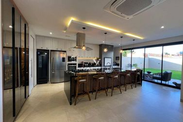 Sobrado &agrave; venda - 277m&sup2; - Condom&iacute;nio Residencial Safira