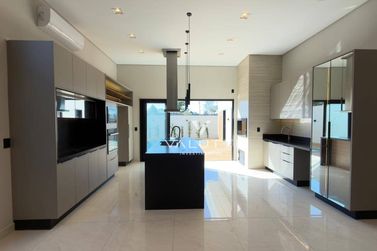Casa &agrave; venda - 252m&sup2; - Condom&iacute;nio &Aacute;guas Claras