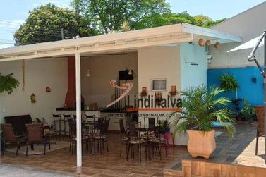Casa &agrave; venda - 210m&sup2; - Vila Residencial A