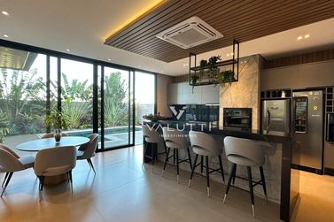 Sobrado &agrave; venda - 356m&sup2; - Condom&iacute;nio &Aacute;guas Claras