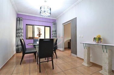 Casa &agrave; venda - 242m&sup2; - Jardim Bourbon