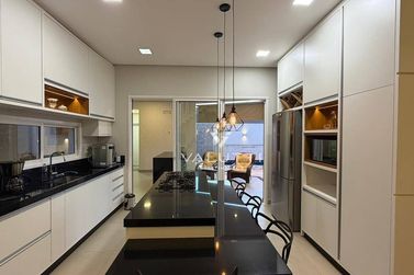 Sobrado &agrave; venda - 232m&sup2; - Jardim Ip&ecirc;