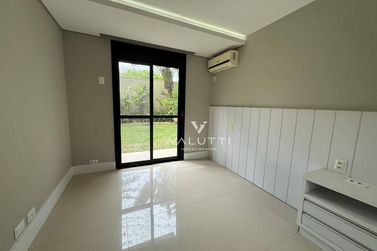 Casa &agrave; venda - 382m&sup2; - Condom&iacute;nio Vila Residencial B