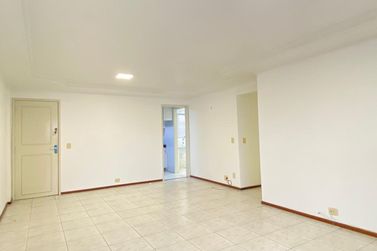 Apartamento &agrave; venda - 122m&sup2; - Centro
